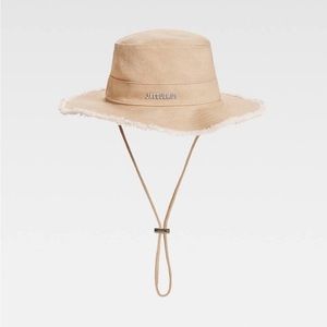 Jacquemus light beige bucket hat